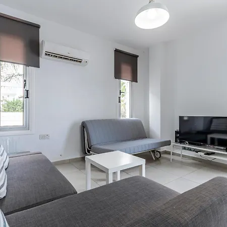 ヴィラ Two Bed In Pervolia, 150 Meters From The Sea *