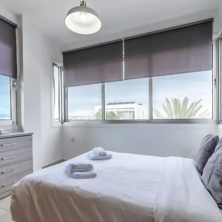 Villa Two Bed In Pervolia, 150 Meters From The Sea Perivolia