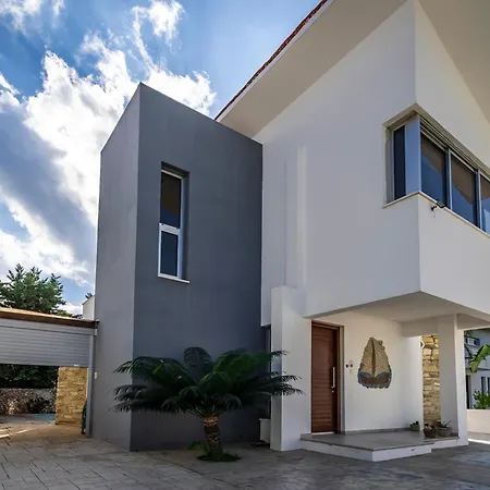 Two Bed In Pervolia, 150 Meters From The Sea *